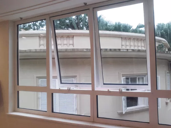 JANELAS EM VIDRO TEMPERADO